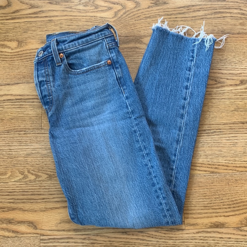Levi’s 501 Medium Wash Raw Hem Straight Leg Jeans (size 26 - waist taken in)